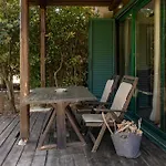 Vathyskia Pensión 4*