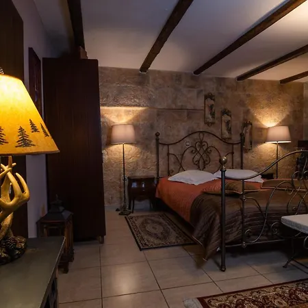 βαθύσκια Πανσιόν