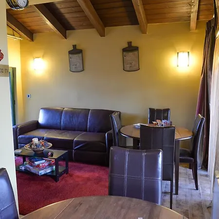 Vathyskia Pensionat 4*