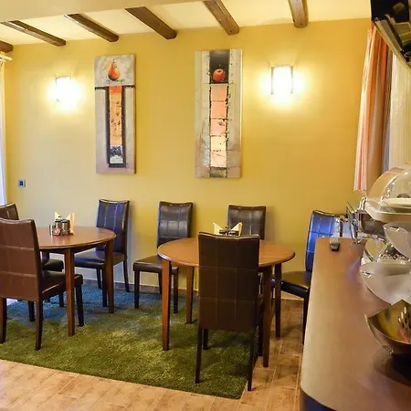 βαθύσκια Πανσιόν 4*